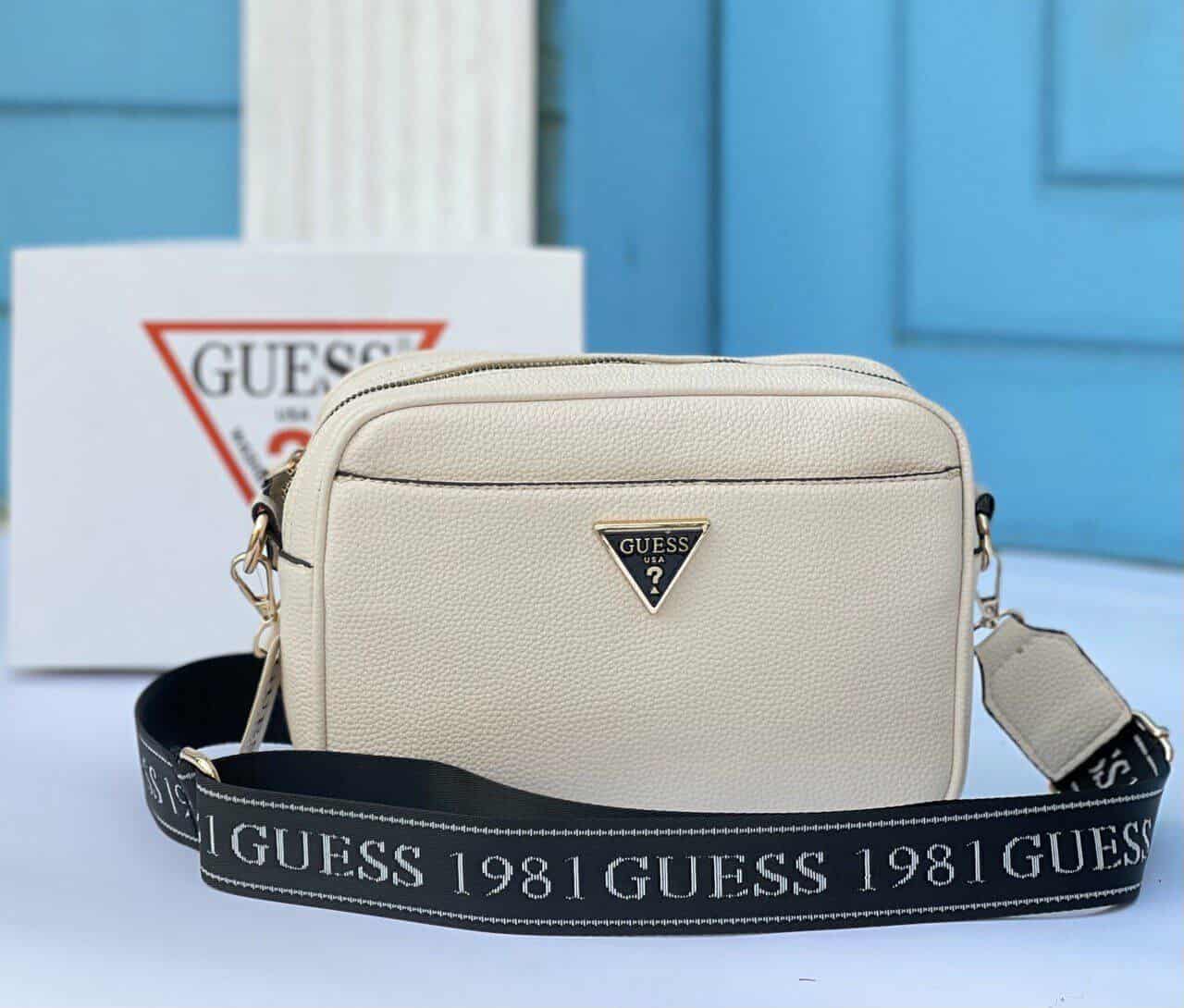 GUESS Womens Meridian Camera Crossbody