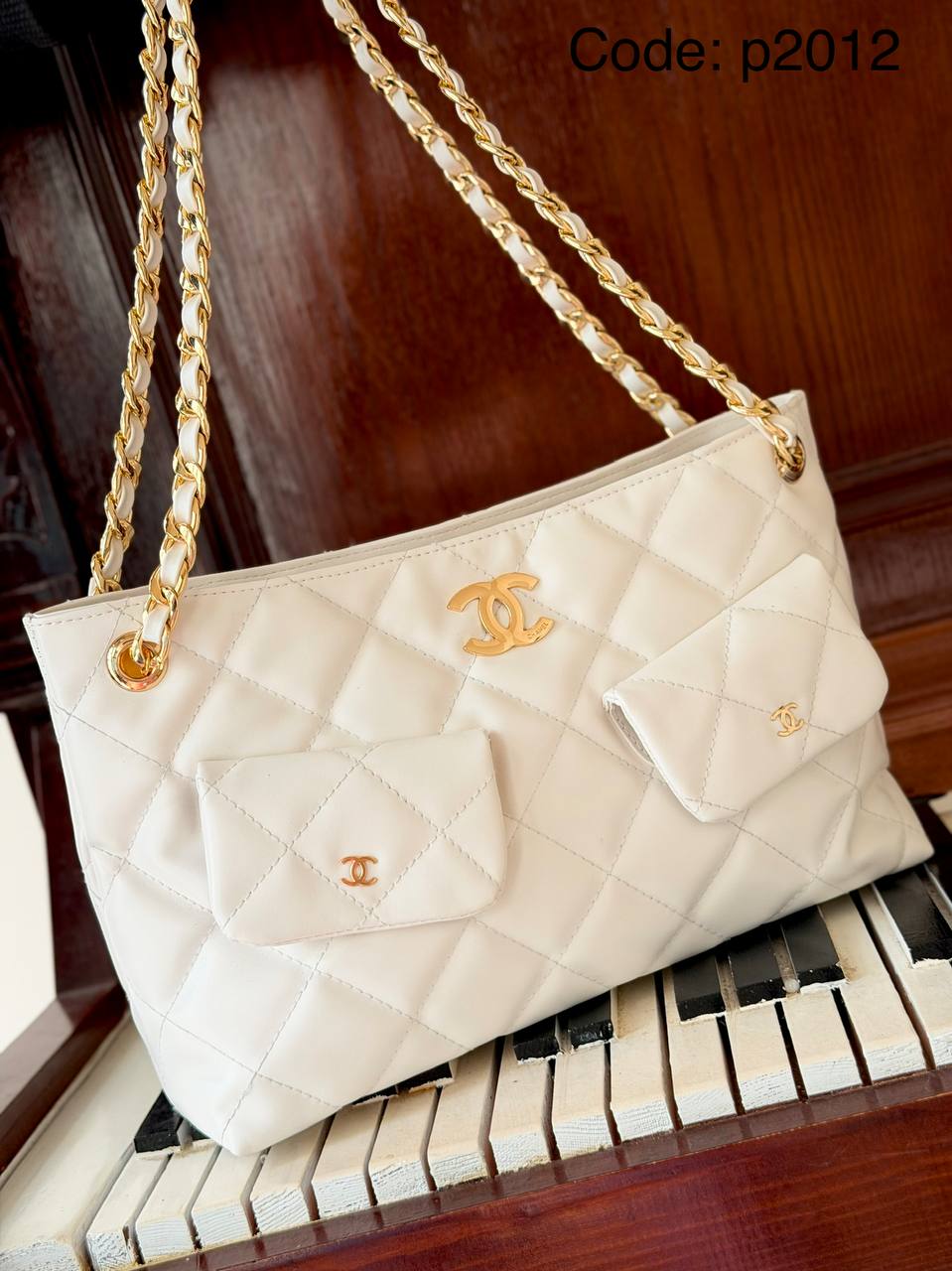 Quilted Chain Tote Bag with Mini Pouches