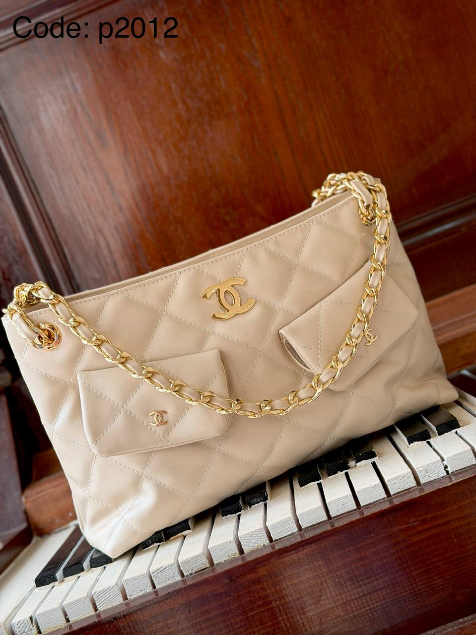 Quilted Chain Tote Bag with Mini Pouches