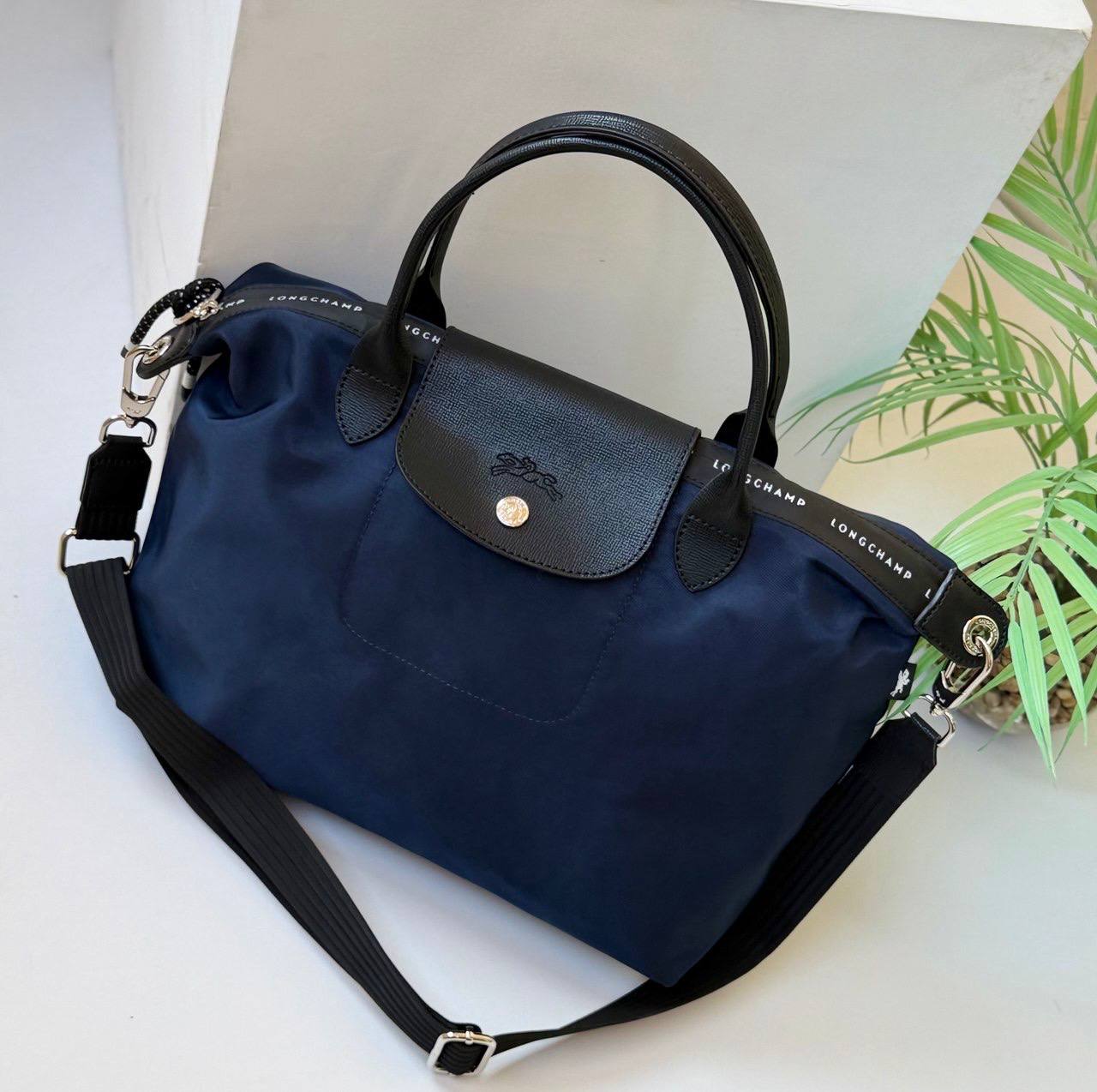 The Longchamp Medium Tote Bag - Mirror