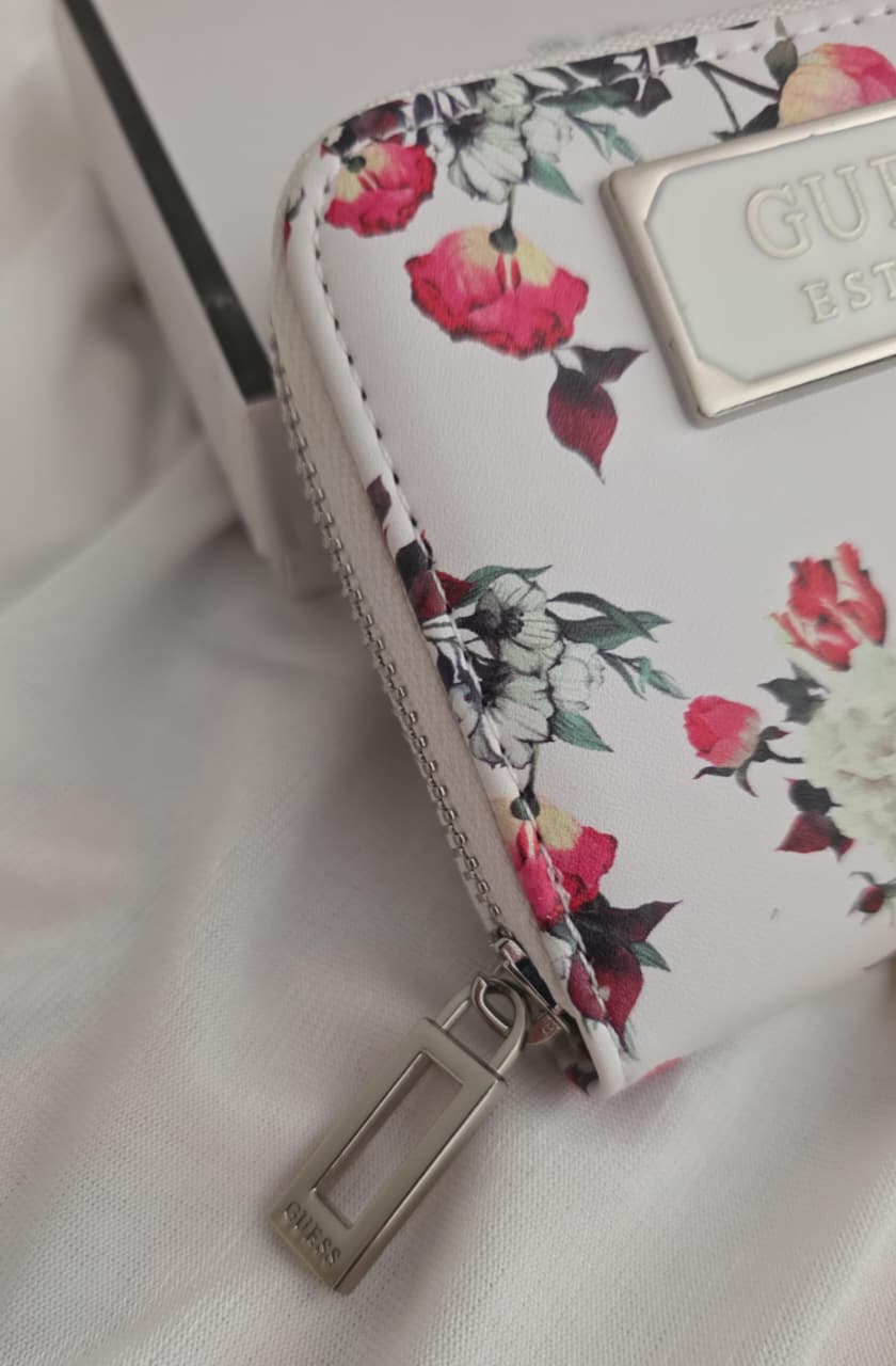 Guess Wallet - Mirror