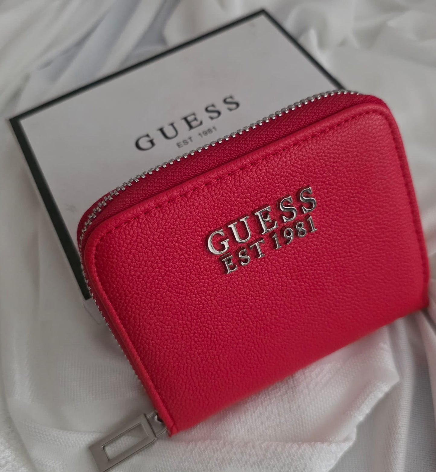 Guess Wallet - Mirror