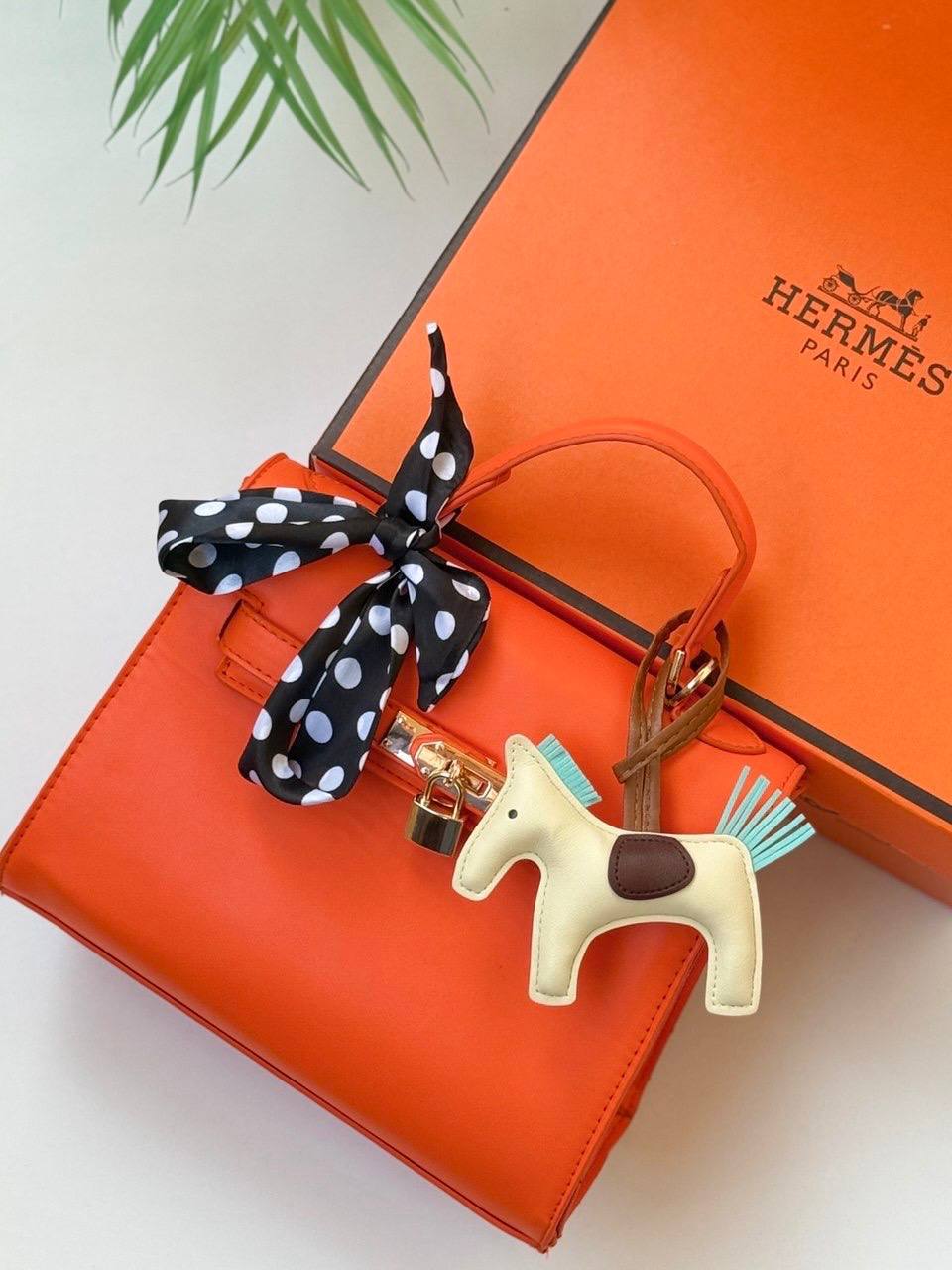Hermès Mini Kelly 20 - Classic Leather with Gold Hardware & Full Accessories
