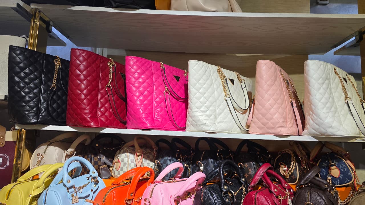 Guess Cessily Quilted Tote Bag - High copy