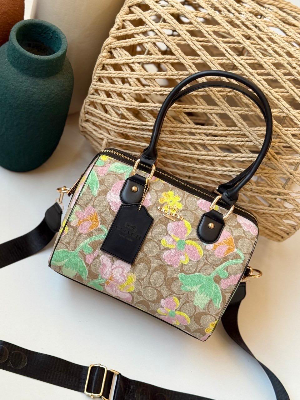 Coach Shoulder Bag - Code : 2719