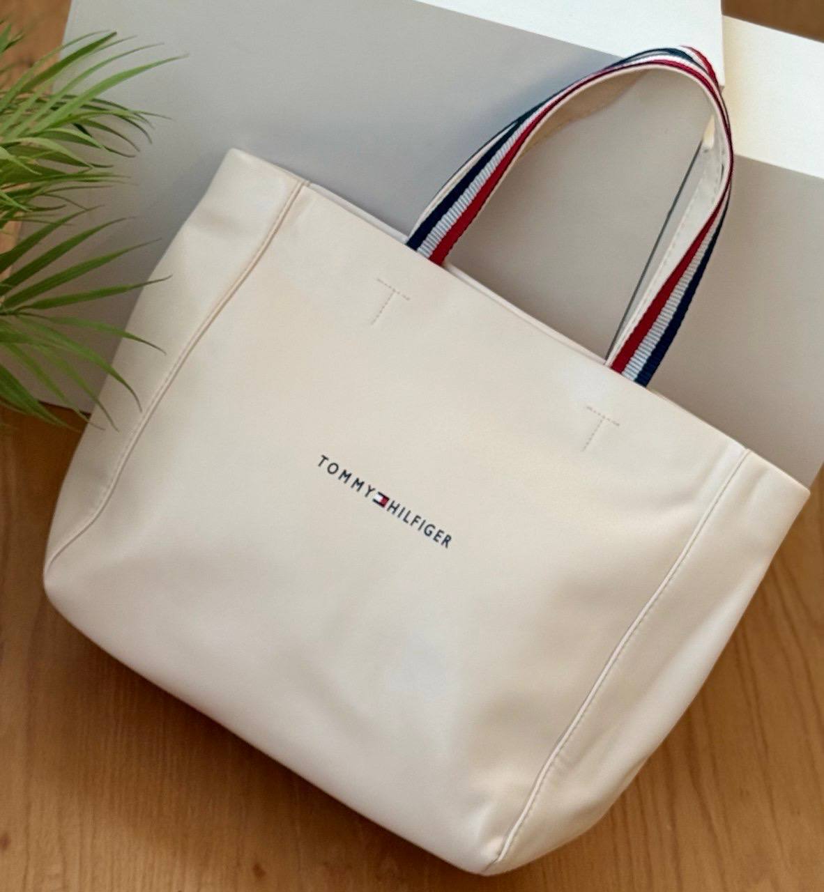 Tommy Hilfiger Women’s Logo Shopper Tote