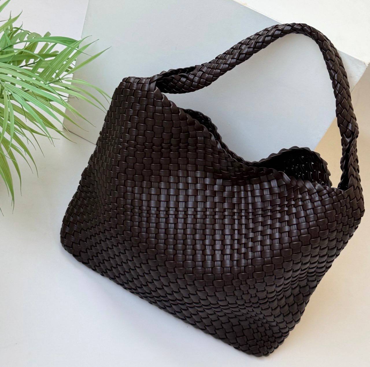 Bottega Veneta Medium Hop Bag in Intrecciato Leather - Mirror